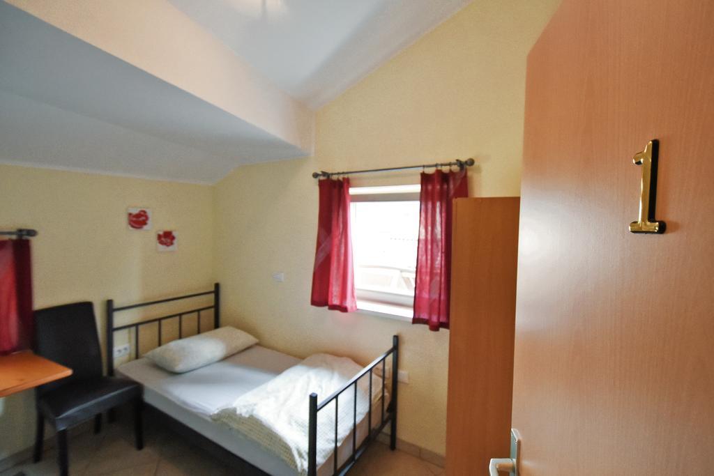 Hostel X Point Кобарид Номер фото